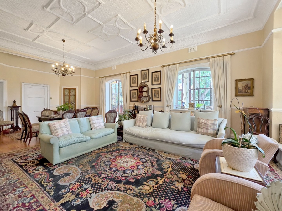 5 Bedroom Property for Sale in Fresnaye Western Cape